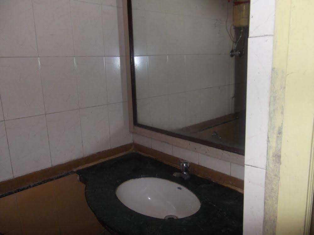 נאווי מומבאי Hotel Palms מראה חיצוני תמונה