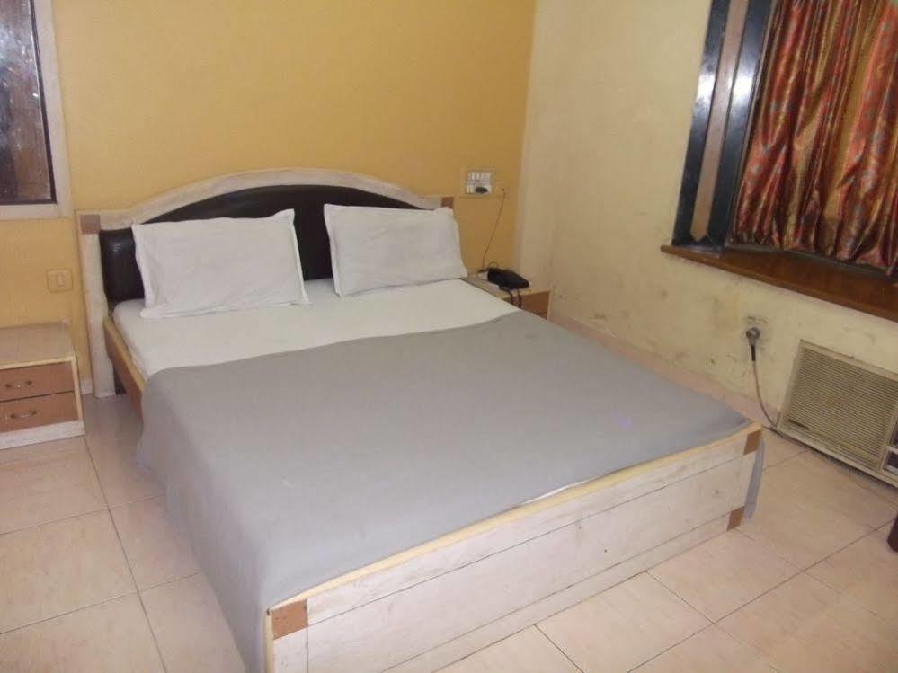 נאווי מומבאי Hotel Palms מראה חיצוני תמונה